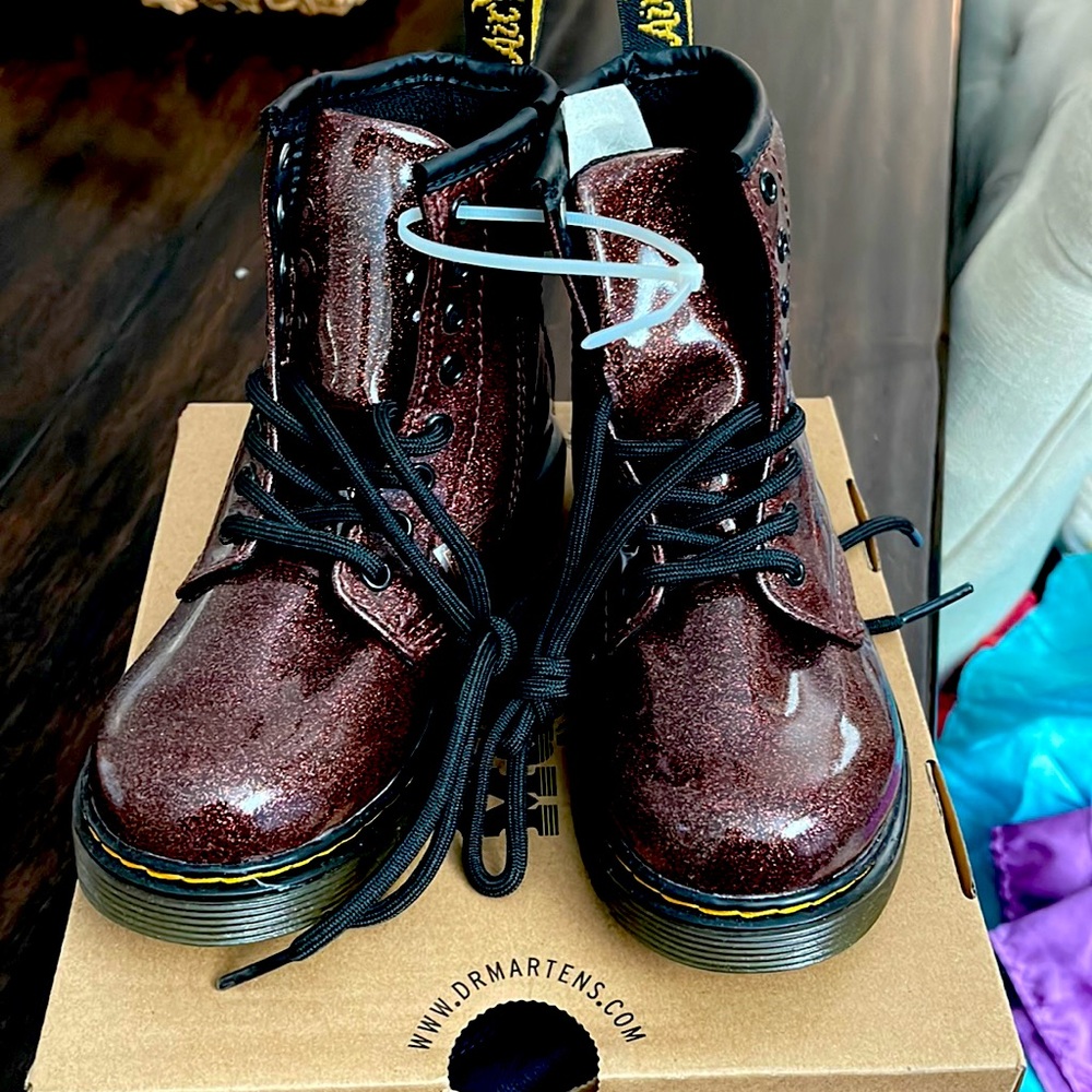 Girls Dr. Martens glitter boot size US11